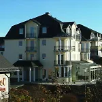 Hotel Zum Rehberg 3*